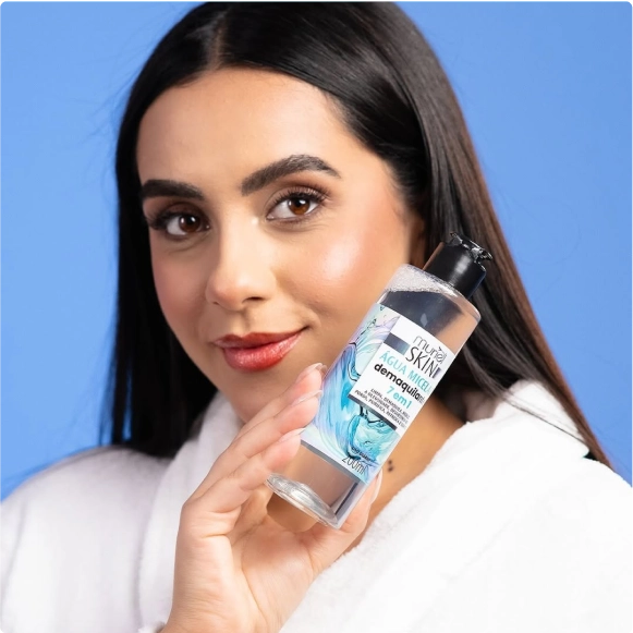 A nova Água Micelar Demaquilante 7 em 1 chegou para transformar sua rotina de cuidados! 💧 Com benefícios incríveis